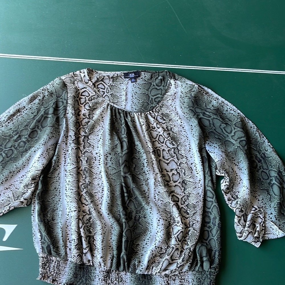Woman’s top